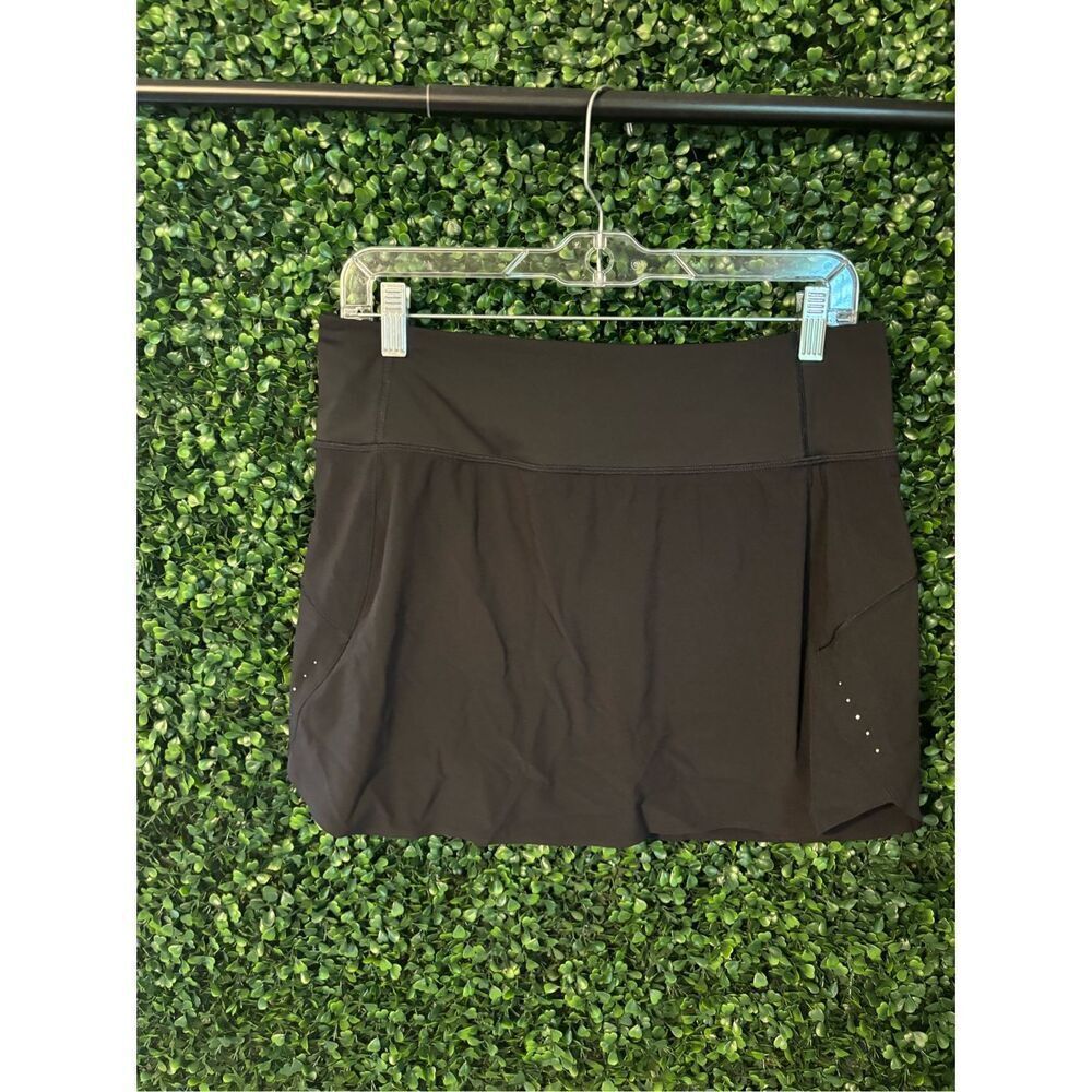 Athleta Run With It 14 Inch Skort Sz Medium Black
